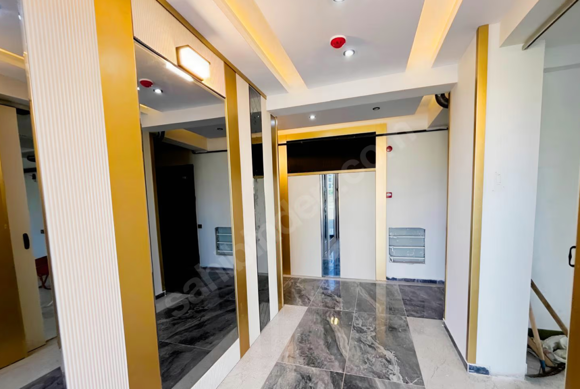 Mersin Mezitli 75. Yıl Mahallesi 1+1 70 m² Doğalgaz Kombili Satılık Daire