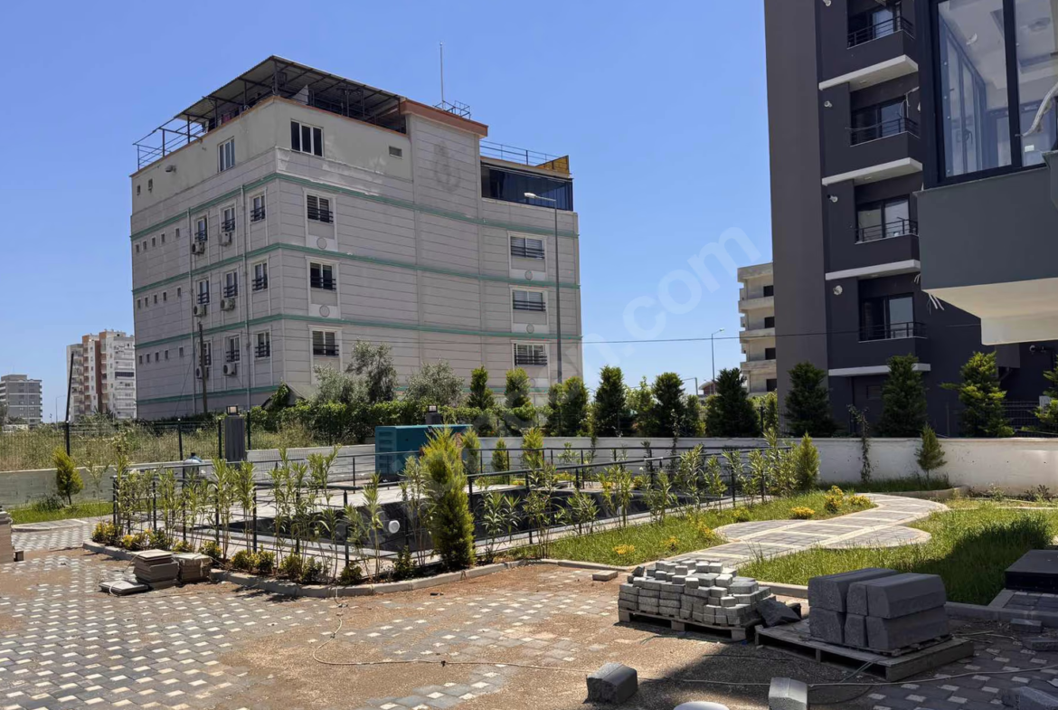 Mersin Mezitli 75. Yıl Mahallesi 1+1 70 m² Doğalgaz Kombili Satılık Daire