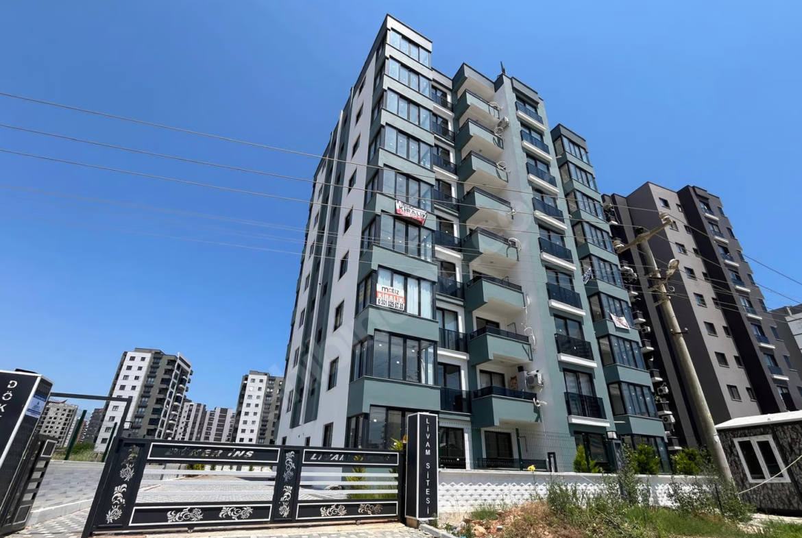 Mersin Mezitli 75. Yıl Mahallesi 1+1 70 m² Doğalgaz Kombili Satılık Daire