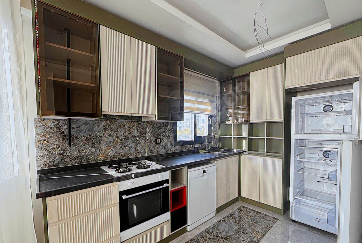 Mersin Mezitli 75. Yıl Mahallesi 1+1 70 m² Klima Kiralık Daire