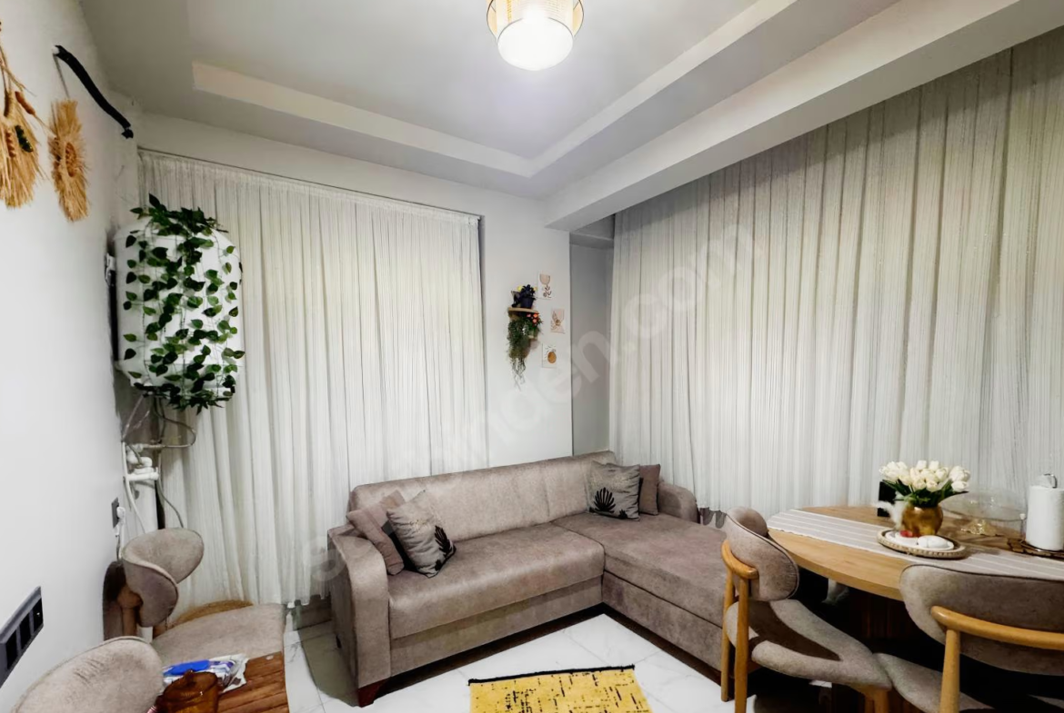 Mersin Mezitli 75. Yıl Mahallesi 2+0 80 m² Klima Satılık Daire