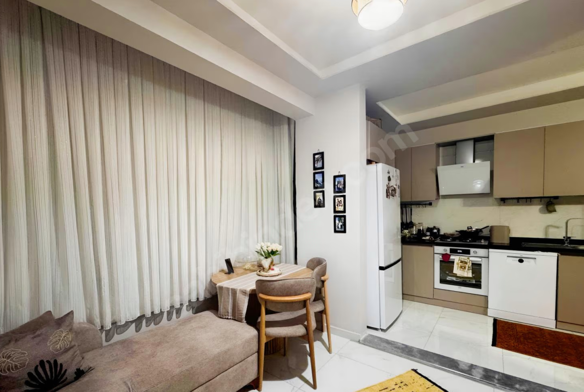 Mersin Mezitli 75. Yıl Mahallesi 2+0 80 m² Klima Satılık Daire