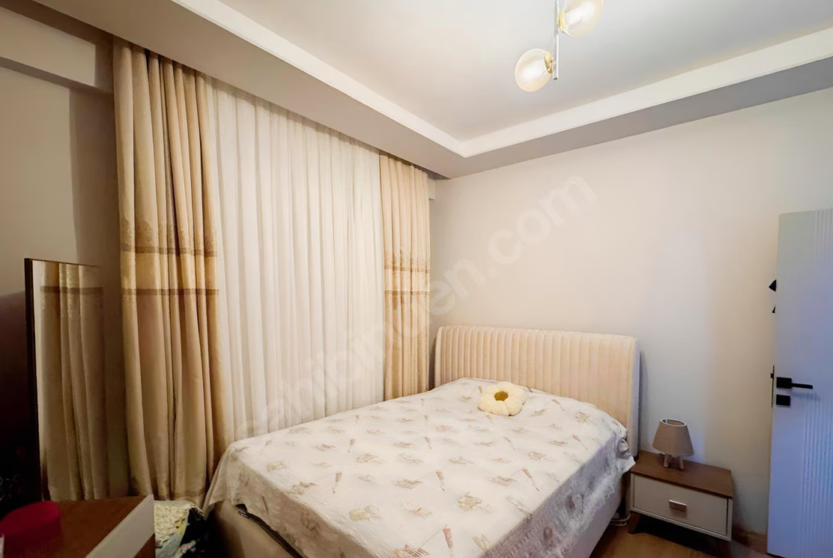 Mersin Mezitli 75. Yıl Mahallesi 2+0 80 m² Klima Satılık Daire