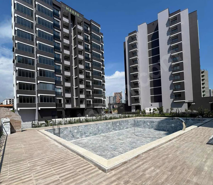 Mersin Mezitli 75. Yıl Mahallesi 2+1 110 m² Doğalgaz Kombili Satılık Daire