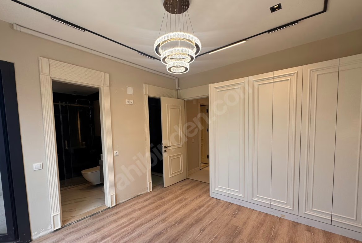 Mersin Mezitli 75. Yıl Mahallesi 2+1 120 m² Doğalgaz Kombili Kiralık Daire