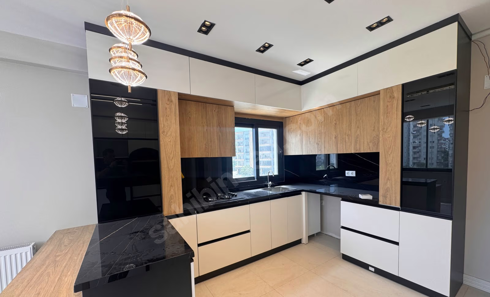 Mersin Mezitli 75. Yıl Mahallesi 2+1 120 m² Doğalgaz Kombili Satılık Daire