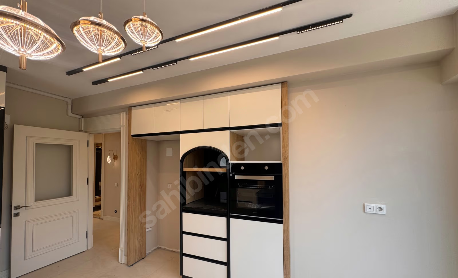 Mersin Mezitli 75. Yıl Mahallesi 2+1 120 m² Doğalgaz Kombili Satılık Daire