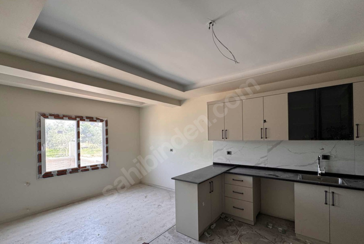 Mersin Mezitli 75. Yıl Mahallesi 2+1 150 m² Doğalgaz Kombili Satılık Daire