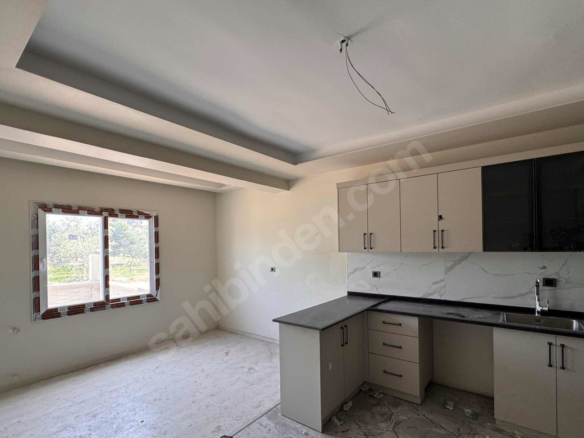 Mersin Mezitli 75. Yıl Mahallesi 2+1 150 m² Doğalgaz Kombili Satılık Daire