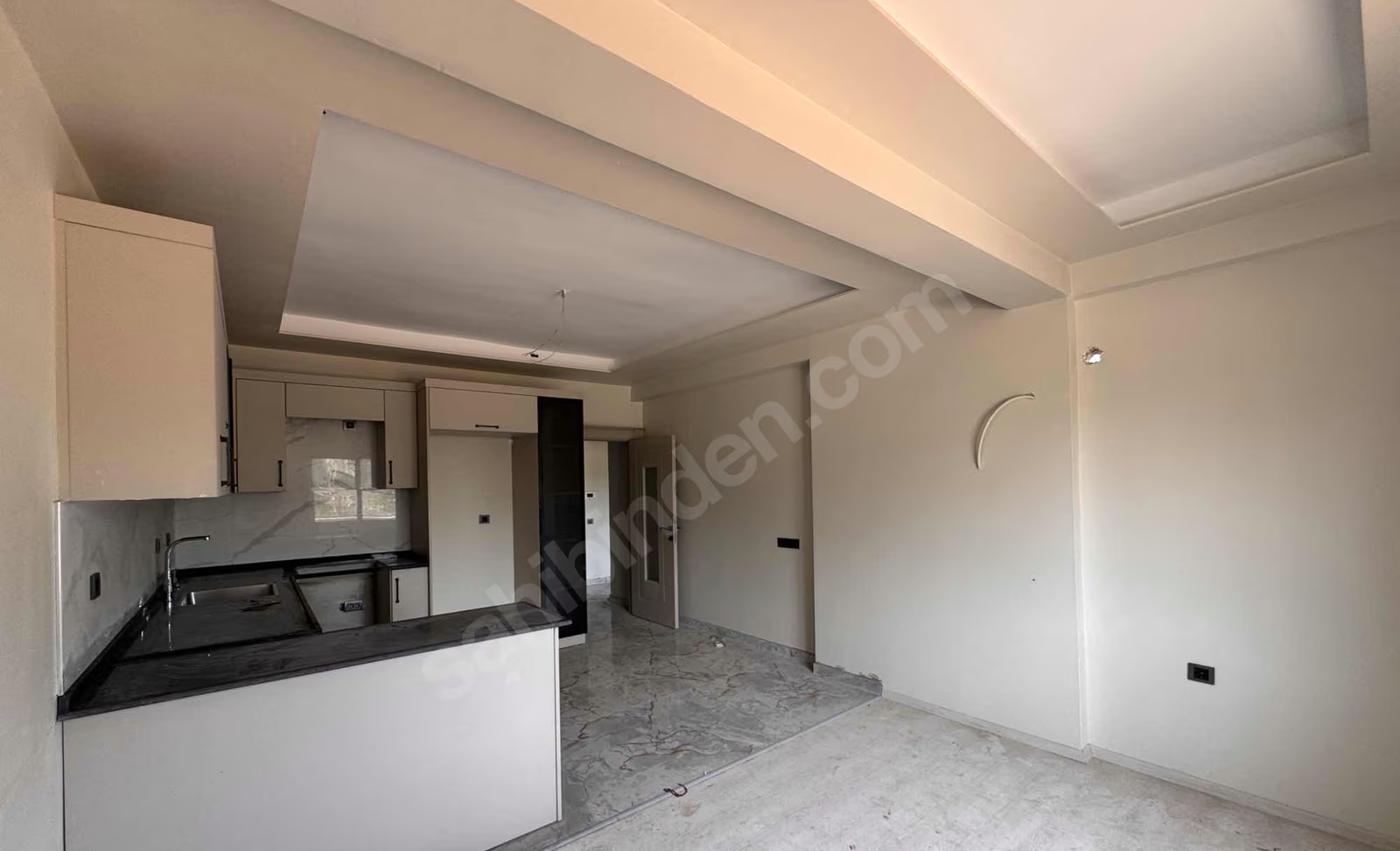 Mersin Mezitli 75. Yıl Mahallesi 2+1 150 m² Doğalgaz Kombili Satılık Daire