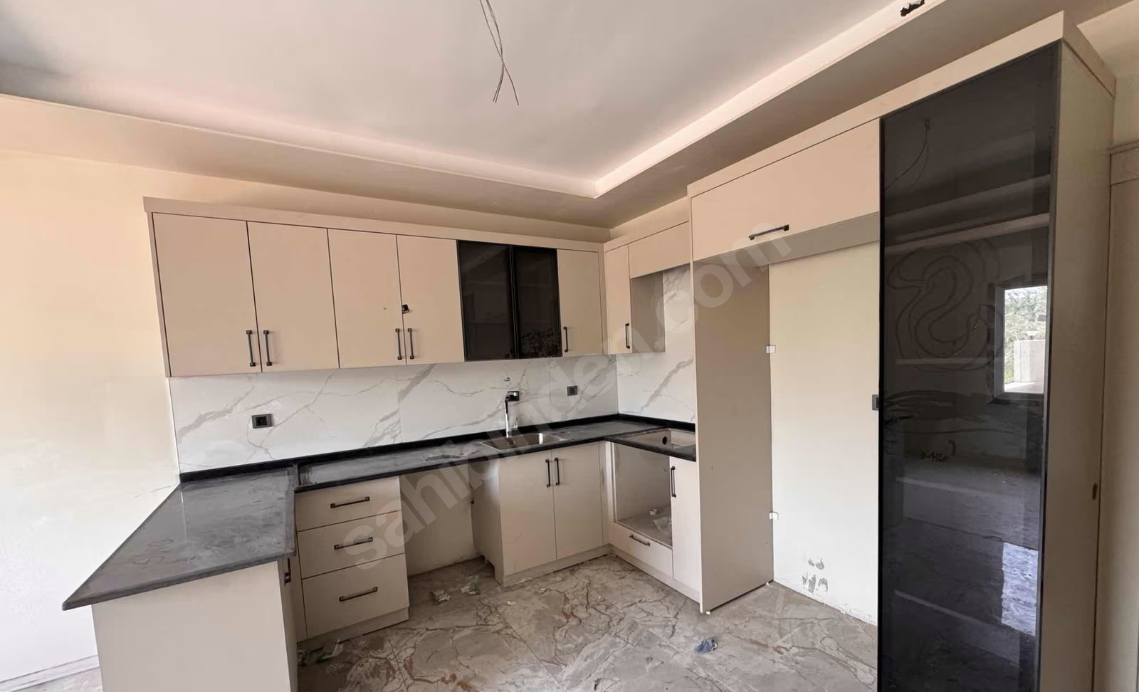 Mersin Mezitli 75. Yıl Mahallesi 2+1 150 m² Doğalgaz Kombili Satılık Daire