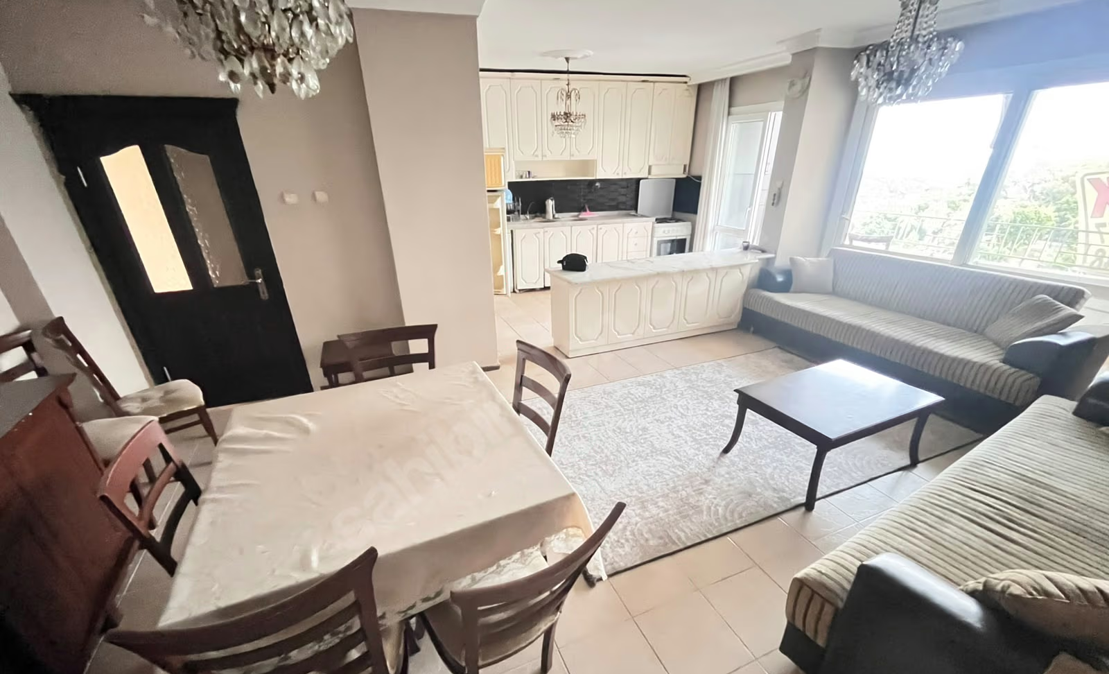 Mersin Mezitli 75. Yıl Mahallesi 2+1 150 m² Klima Kiralık Daire