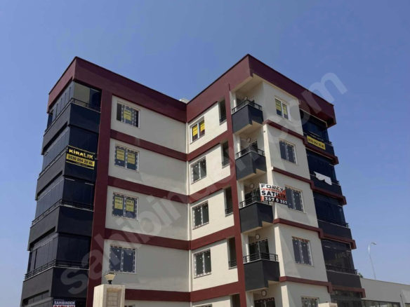 Mersin Mezitli 75. Yıl Mahallesi 2+1 95 m² Doğalgaz Kombili Satılık Daire