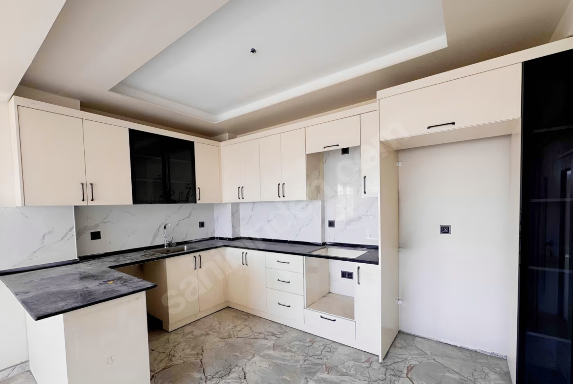 Mersin Mezitli 75. Yıl Mahallesi 2+1 95 m² Doğalgaz Kombili Satılık Daire