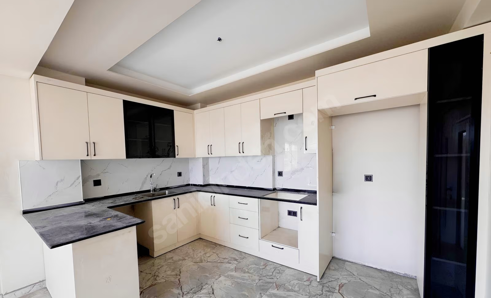 Mersin Mezitli 75. Yıl Mahallesi 2+1 95 m² Doğalgaz Kombili Satılık Daire