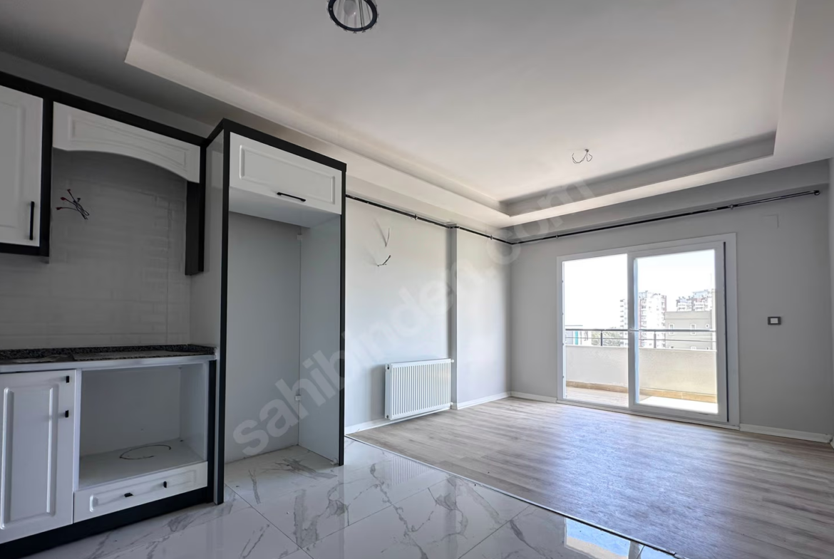Mersin Mezitli 75. Yıl Mahallesi 2+1 95 m² Doğalgaz Kombili Satılık Daire