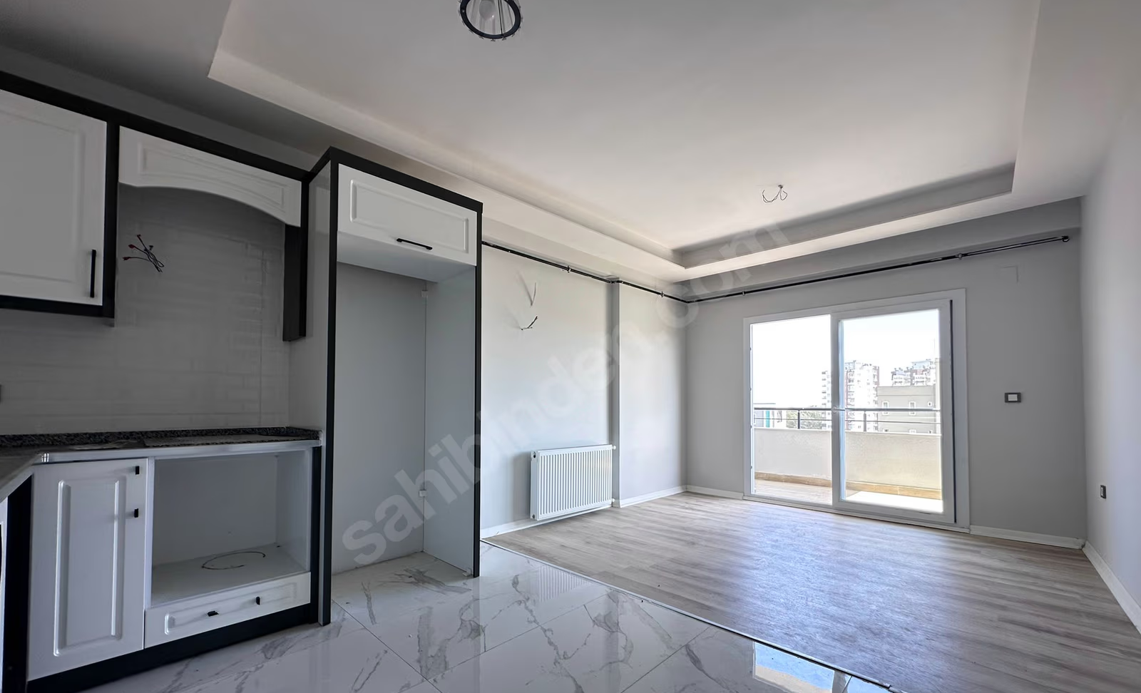 Mersin Mezitli 75. Yıl Mahallesi 2+1 95 m² Doğalgaz Kombili Satılık Daire