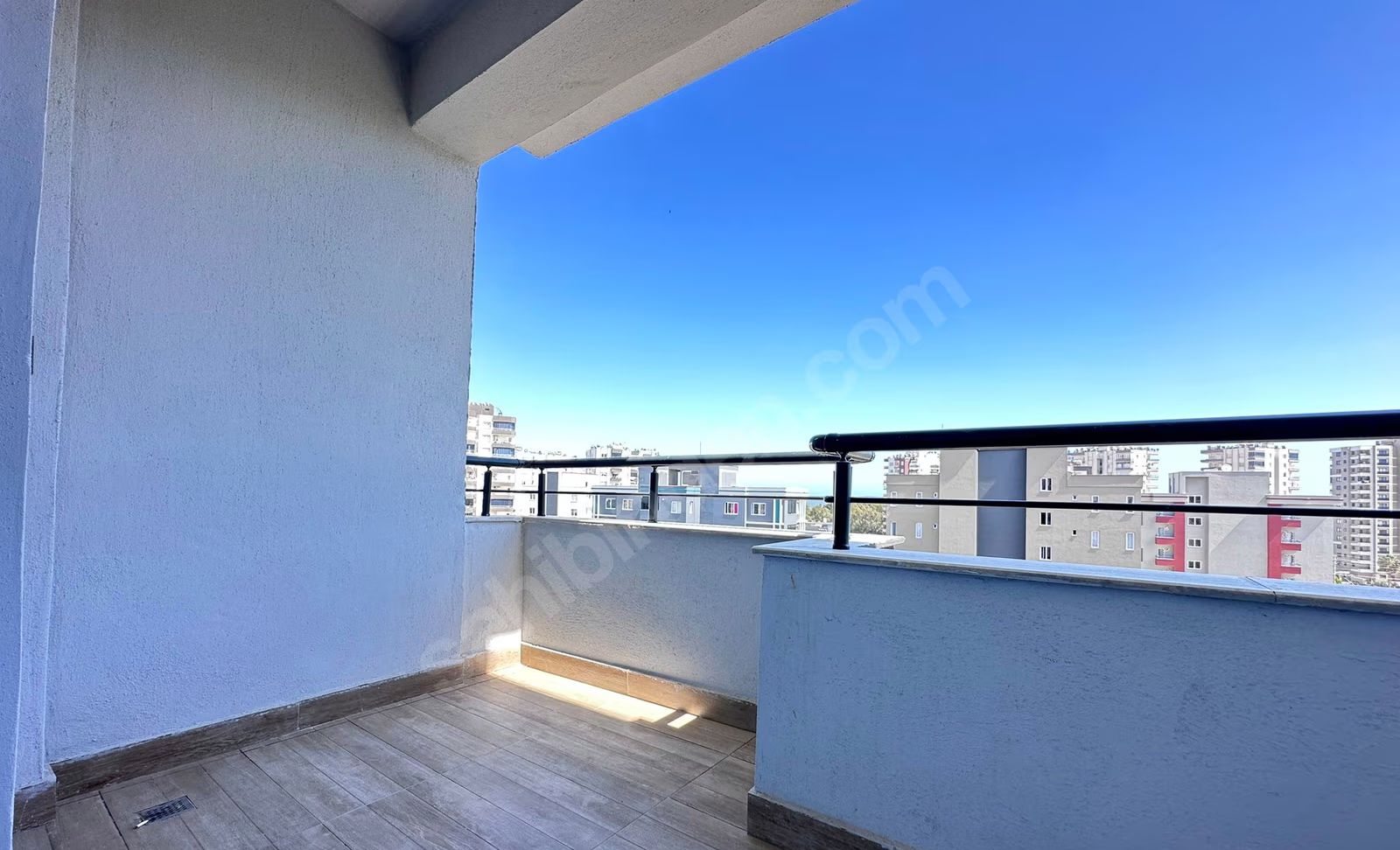 Mersin Mezitli 75. Yıl Mahallesi 2+1 95 m² Doğalgaz Kombili Satılık Daire