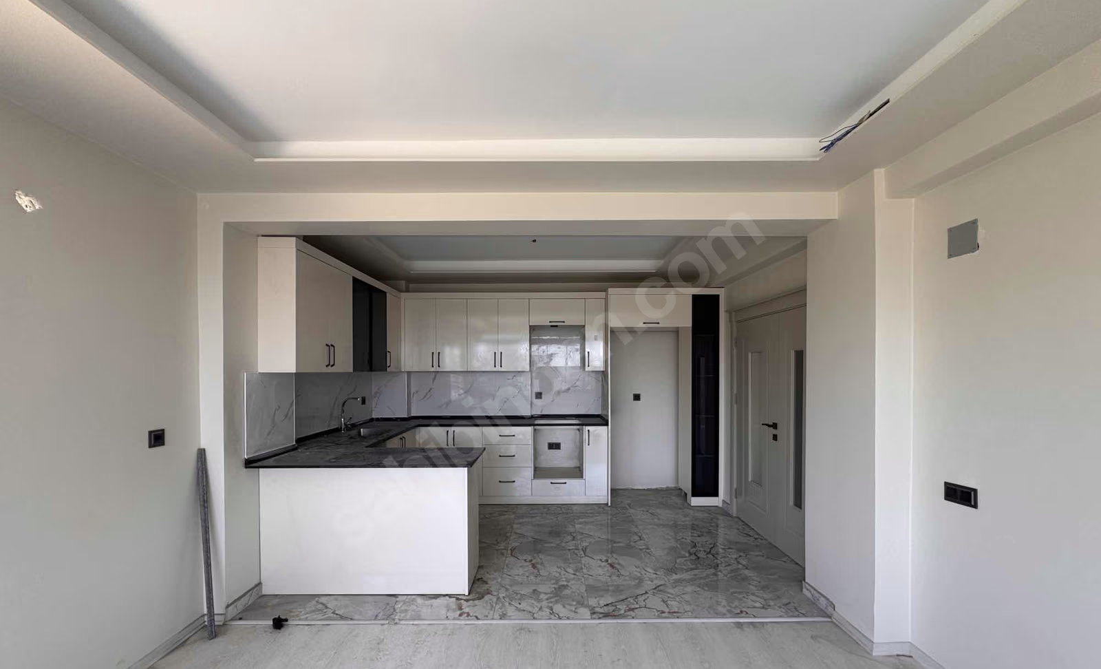 Mersin Mezitli 75. Yıl Mahallesi 2+1 95 m² Doğalgaz Kombili Satılık Daire
