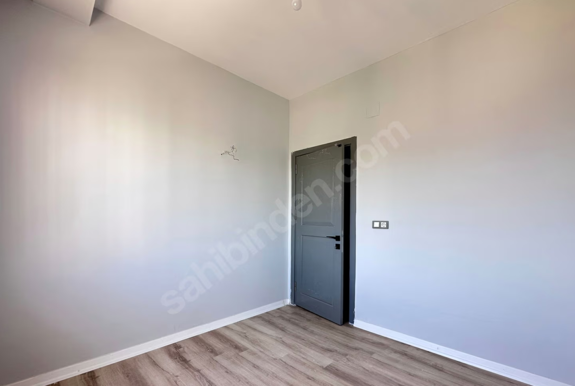 Mersin Mezitli 75. Yıl Mahallesi 2+1 95 m² Doğalgaz Kombili Satılık Daire
