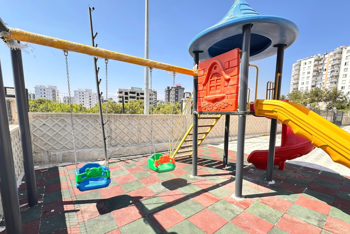 Mersin Mezitli 75. Yıl Mahallesi 2+1 95 m² Doğalgaz Kombili Satılık Daire