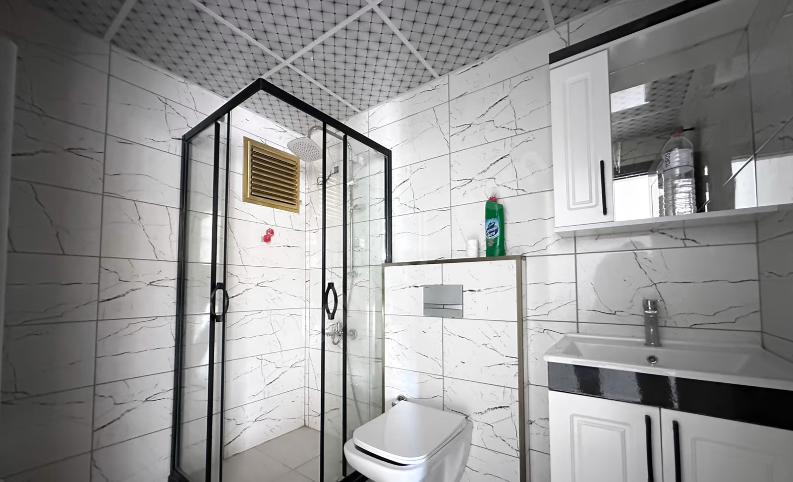 Mersin Mezitli 75. Yıl Mahallesi 2+1 95 m² Doğalgaz Kombili Satılık Daire