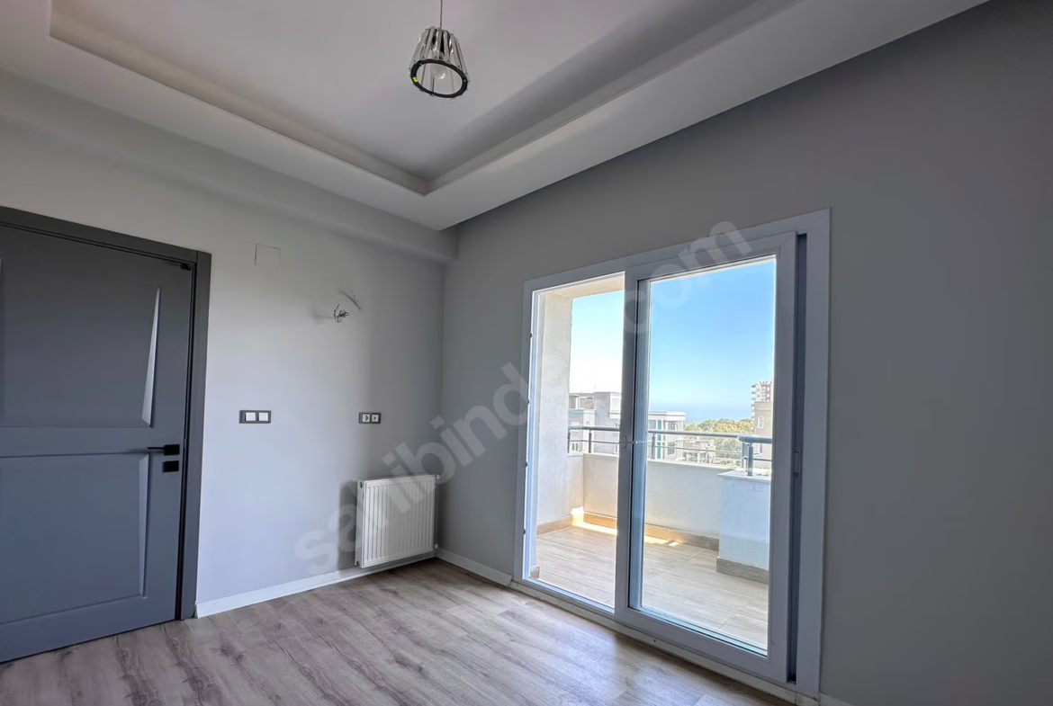 Mersin Mezitli 75. Yıl Mahallesi 2+1 95 m² Doğalgaz Kombili Satılık Daire