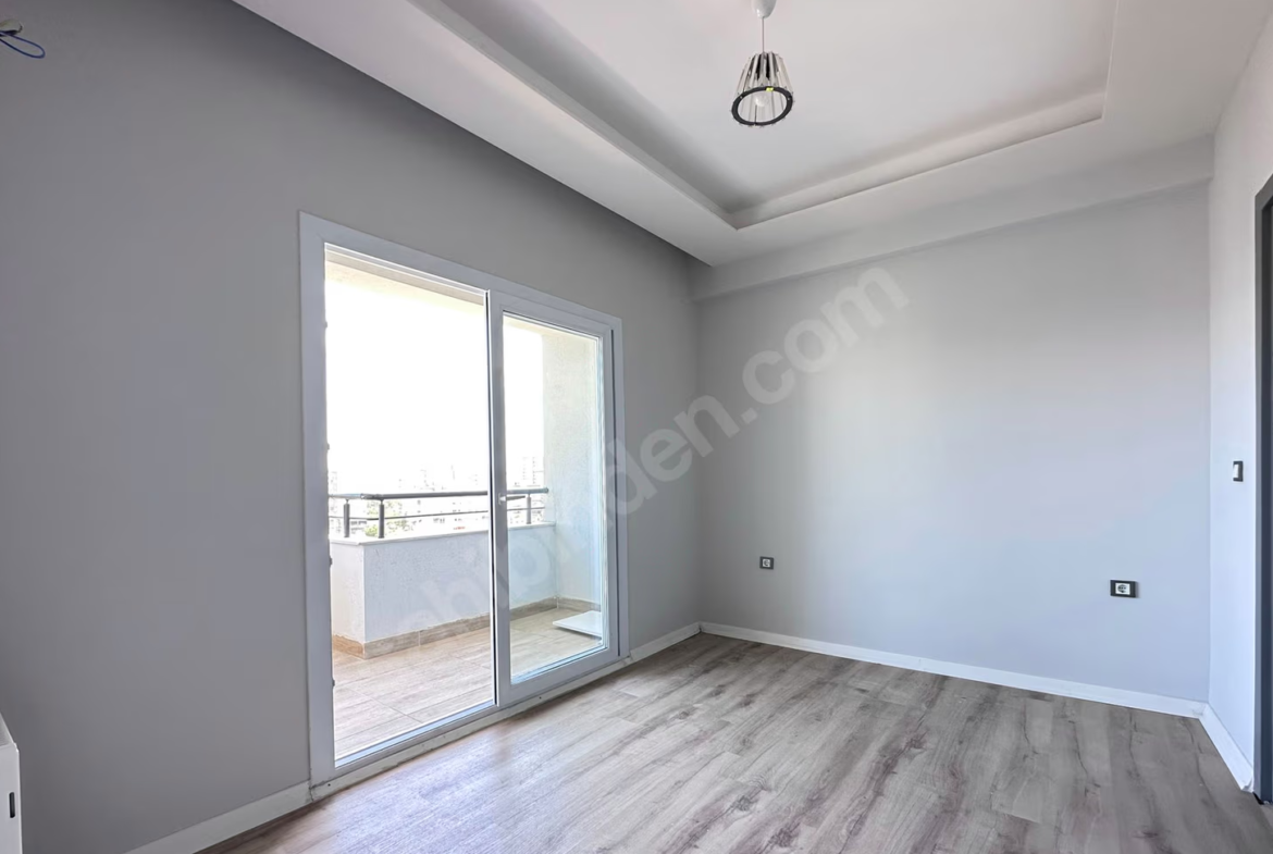Mersin Mezitli 75. Yıl Mahallesi 2+1 95 m² Doğalgaz Kombili Satılık Daire