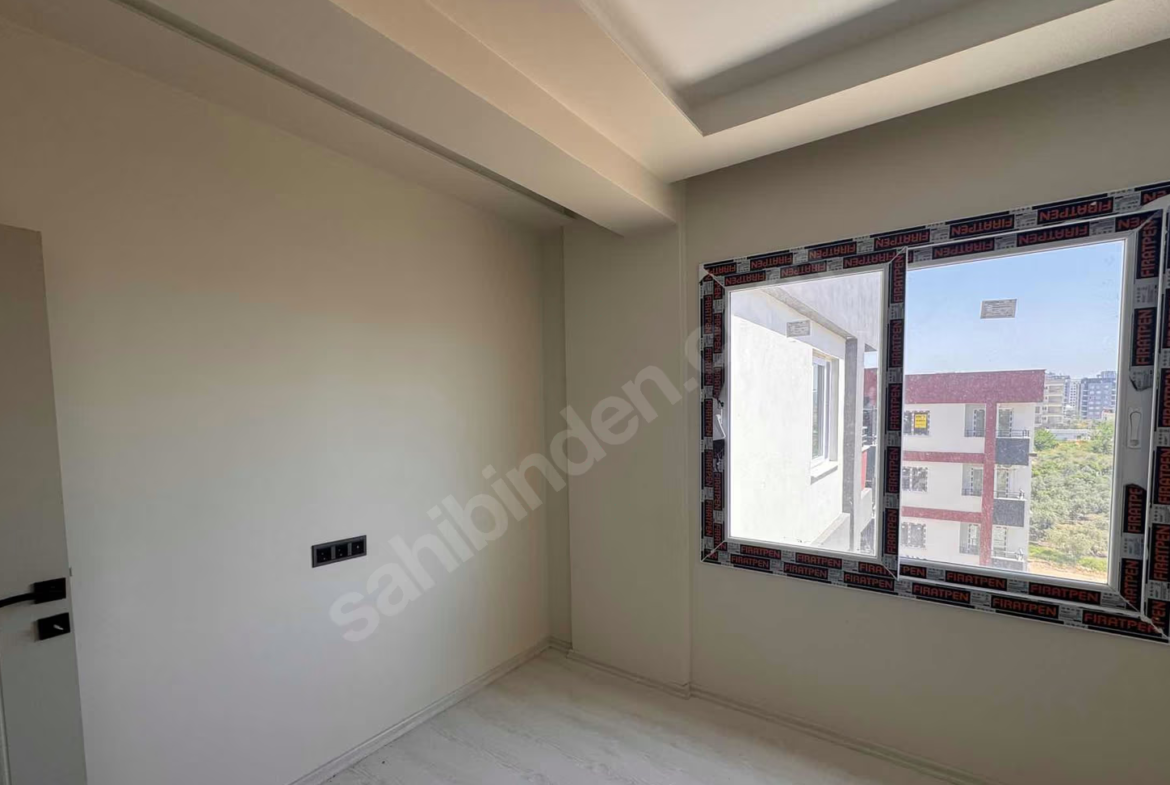 Mersin Mezitli 75. Yıl Mahallesi 2+1 95 m² Doğalgaz Kombili Satılık Daire