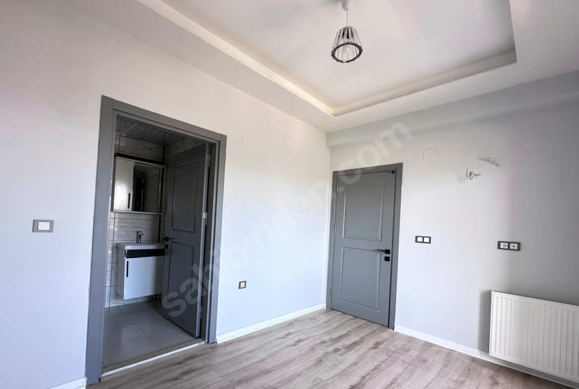 Mersin Mezitli 75. Yıl Mahallesi 2+1 95 m² Doğalgaz Kombili Satılık Daire