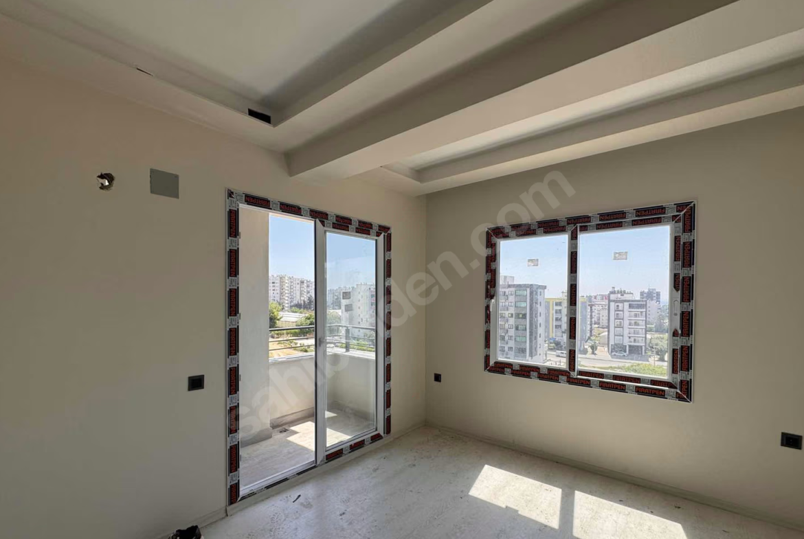 Mersin Mezitli 75. Yıl Mahallesi 2+1 95 m² Doğalgaz Kombili Satılık Daire