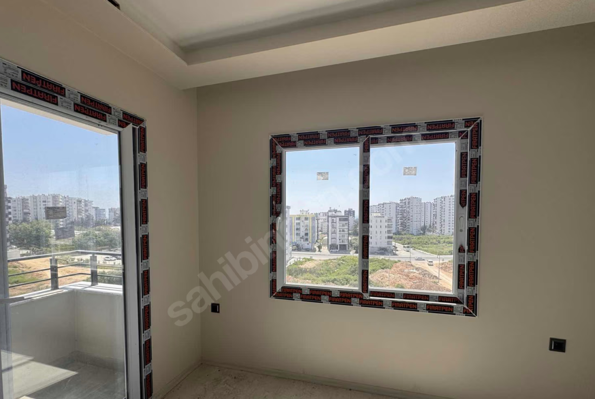 Mersin Mezitli 75. Yıl Mahallesi 2+1 95 m² Doğalgaz Kombili Satılık Daire