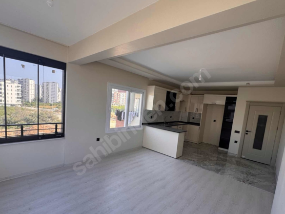 Mersin Mezitli 75. Yıl Mahallesi 2+1 95 m² Klima Kiralık Daire