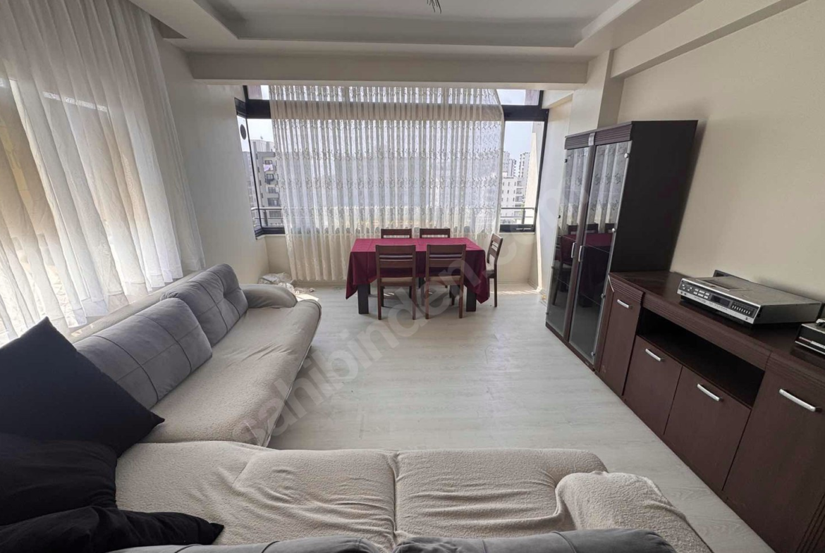 Mersin Mezitli 75. Yıl Mahallesi 2+1 95 m² Klima Kiralık Daire