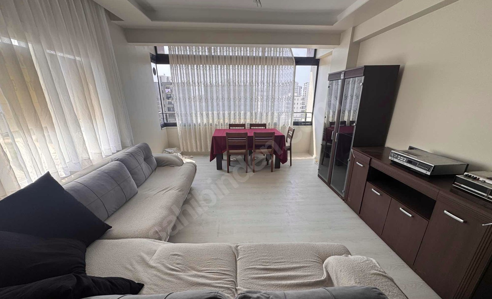 Mersin Mezitli 75. Yıl Mahallesi 2+1 95 m² Klima Kiralık Daire