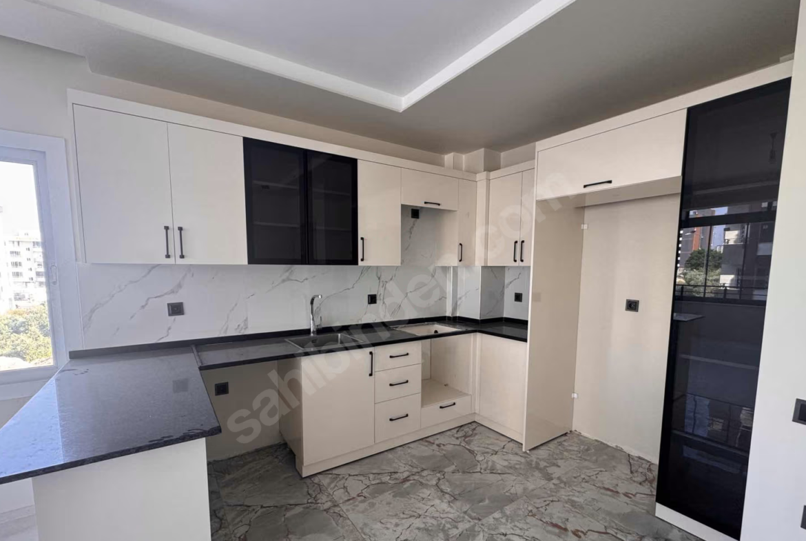 Mersin Mezitli 75. Yıl Mahallesi 2+1 95 m² Klima Kiralık Daire