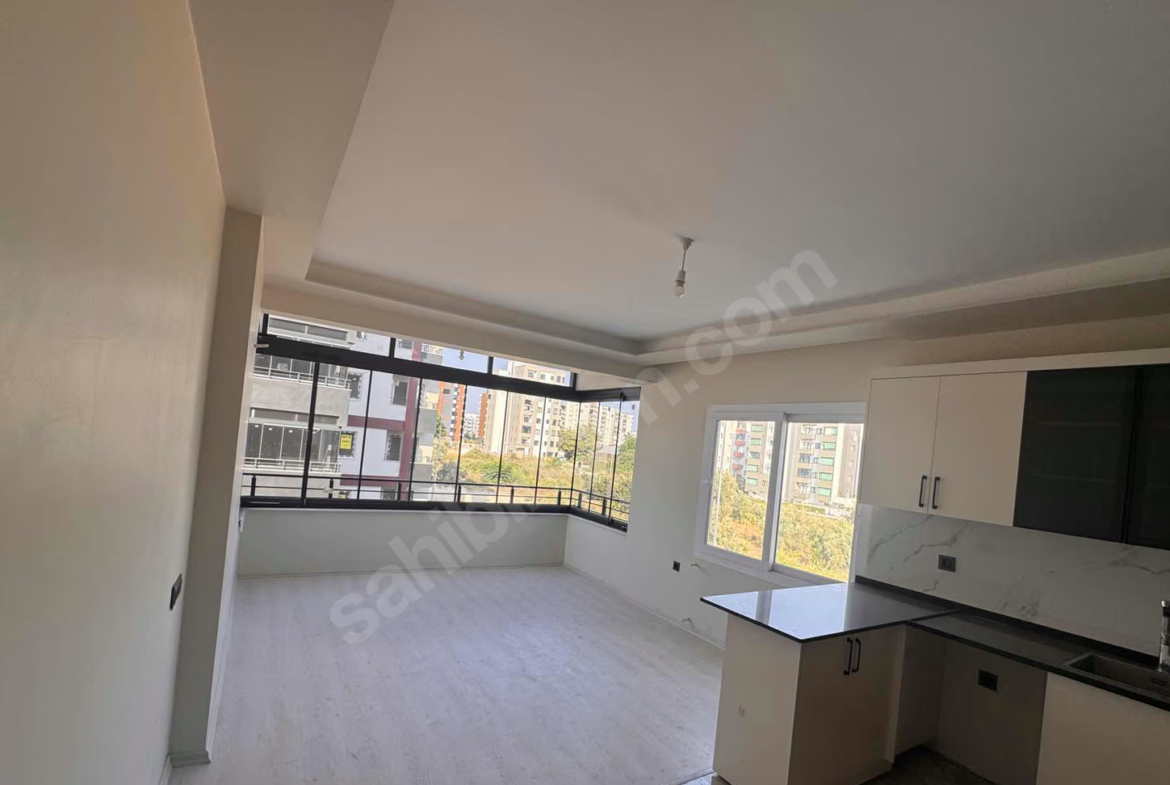 Mersin Mezitli 75. Yıl Mahallesi 2+1 95 m² Klima Kiralık Daire