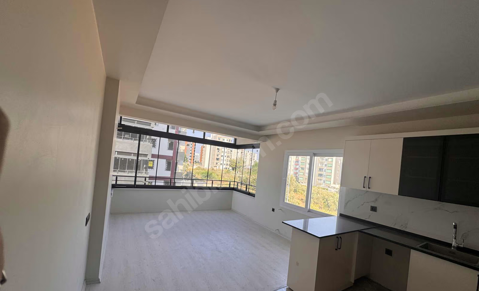 Mersin Mezitli 75. Yıl Mahallesi 2+1 95 m² Klima Kiralık Daire