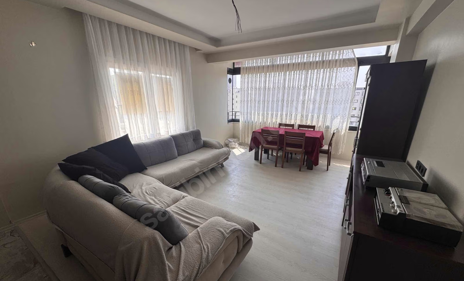 Mersin Mezitli 75. Yıl Mahallesi 2+1 95 m² Klima Kiralık Daire