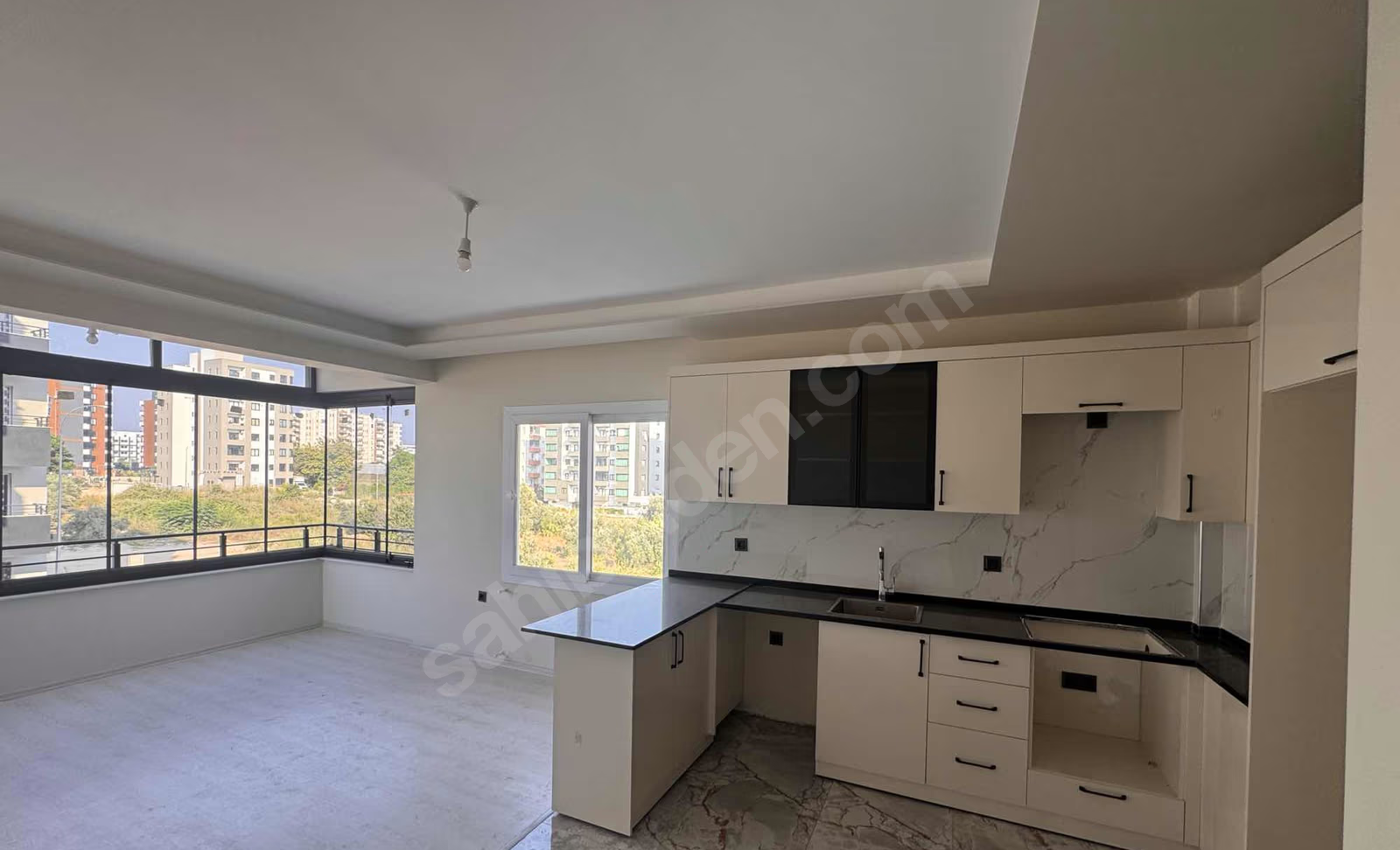 Mersin Mezitli 75. Yıl Mahallesi 2+1 95 m² Klima Kiralık Daire