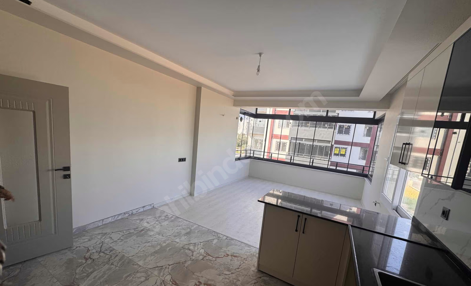 Mersin Mezitli 75. Yıl Mahallesi 2+1 95 m² Klima Kiralık Daire