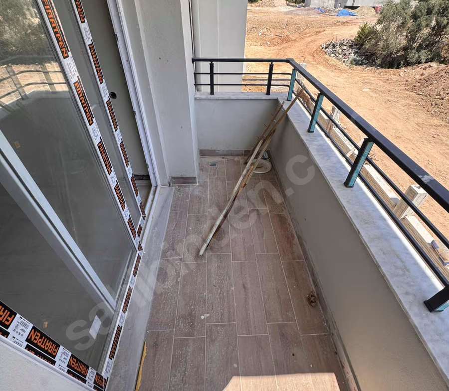 Mersin Mezitli 75. Yıl Mahallesi 3+0 175 m² Doğalgaz Kombili Satılık Daire