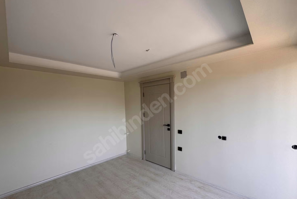 Mersin Mezitli 75. Yıl Mahallesi 3+0 175 m² Doğalgaz Kombili Satılık Daire