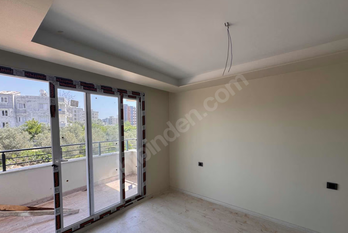 Mersin Mezitli 75. Yıl Mahallesi 3+0 175 m² Doğalgaz Kombili Satılık Daire