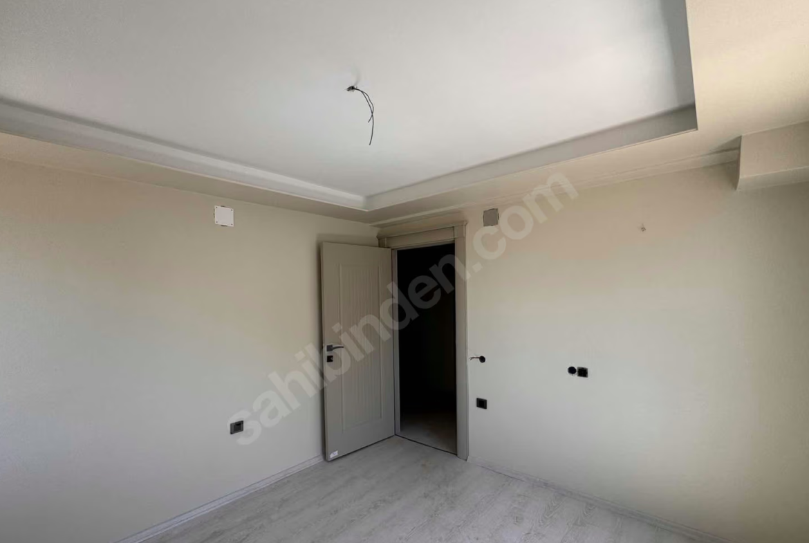 Mersin Mezitli 75. Yıl Mahallesi 3+0 175 m² Doğalgaz Kombili Satılık Daire