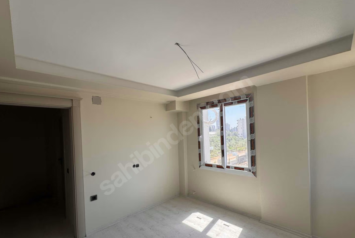 Mersin Mezitli 75. Yıl Mahallesi 3+0 175 m² Doğalgaz Kombili Satılık Daire
