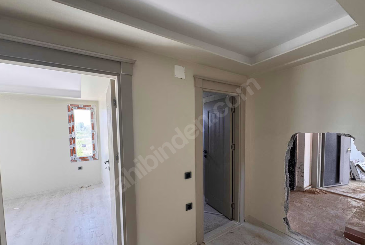 Mersin Mezitli 75. Yıl Mahallesi 3+0 175 m² Doğalgaz Kombili Satılık Daire