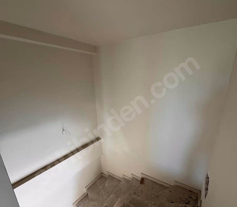 Mersin Mezitli 75. Yıl Mahallesi 3+0 175 m² Doğalgaz Kombili Satılık Daire