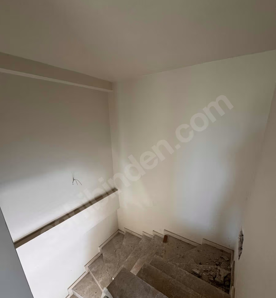 Mersin Mezitli 75. Yıl Mahallesi 3+0 175 m² Doğalgaz Kombili Satılık Daire