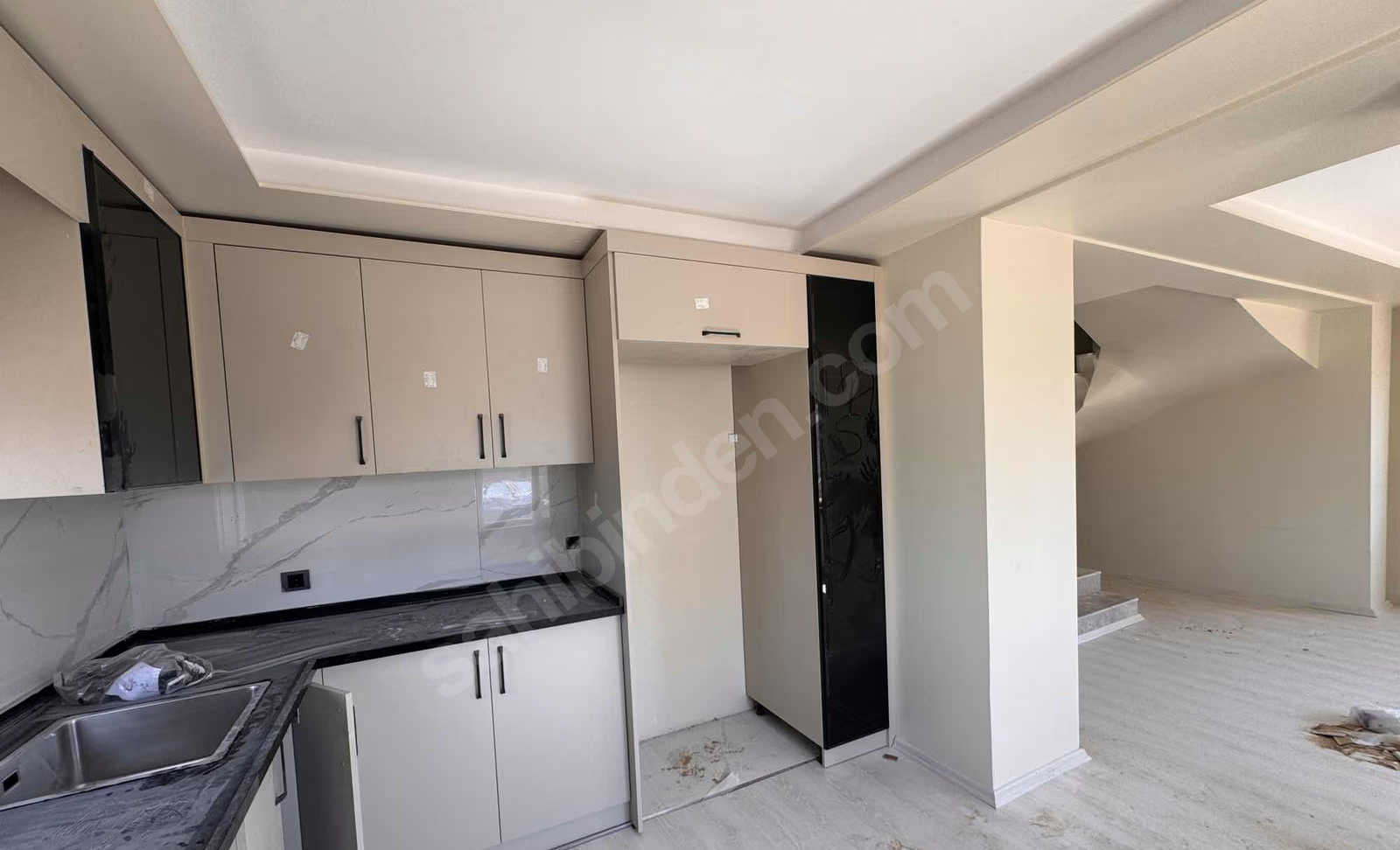 Mersin Mezitli 75. Yıl Mahallesi 3+0 175 m² Doğalgaz Kombili Satılık Daire